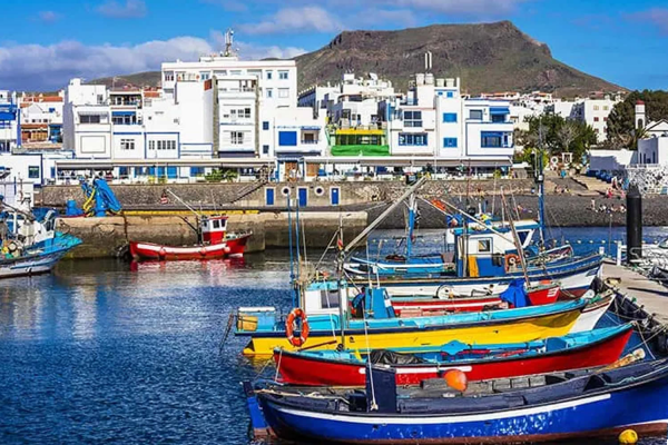 El Pueblo de Agaete: Tradición y Naturaleza